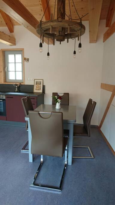 Mothsgut - Moderne Ferienwohnung Auf Dem Bauernhof Im Erzgebirge Oelsnitz  Dış mekan fotoğraf